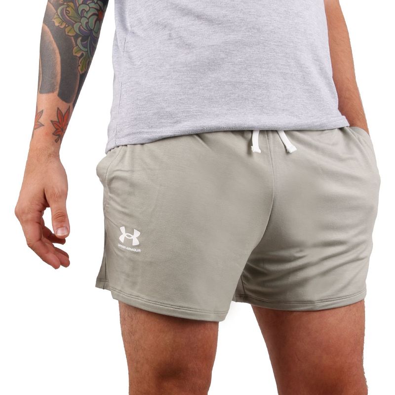 BERMUDA UNDER ARMOUR HOMBRE RIVAL TERRY, VERDE OLIVA